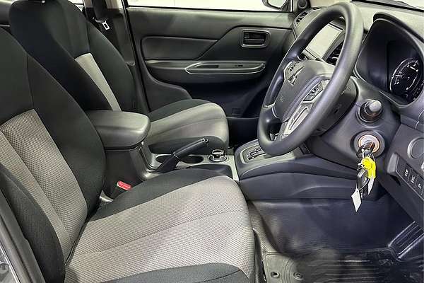 2023 Mitsubishi Triton GLX MR 4X4
