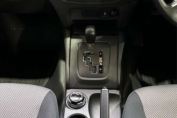 2023 Mitsubishi Triton GLX MR 4X4