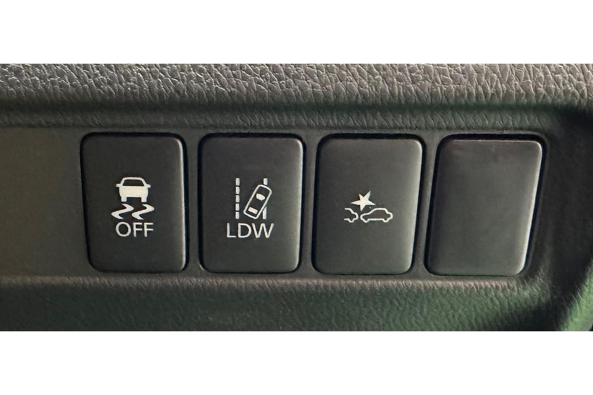 2023 Mitsubishi Triton GLX MR 4X4