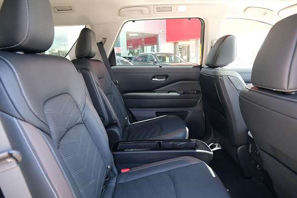2023 Nissan Pathfinder Ti-L R53