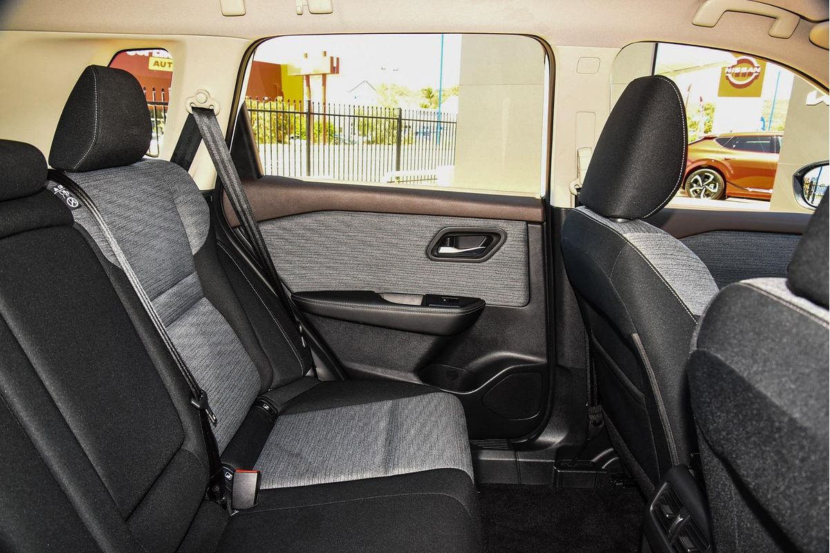 2023 Nissan X-TRAIL ST T33