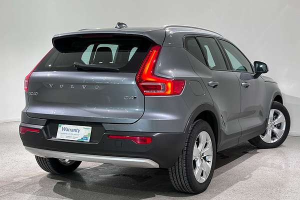 2018 Volvo XC40 D4 Momentum