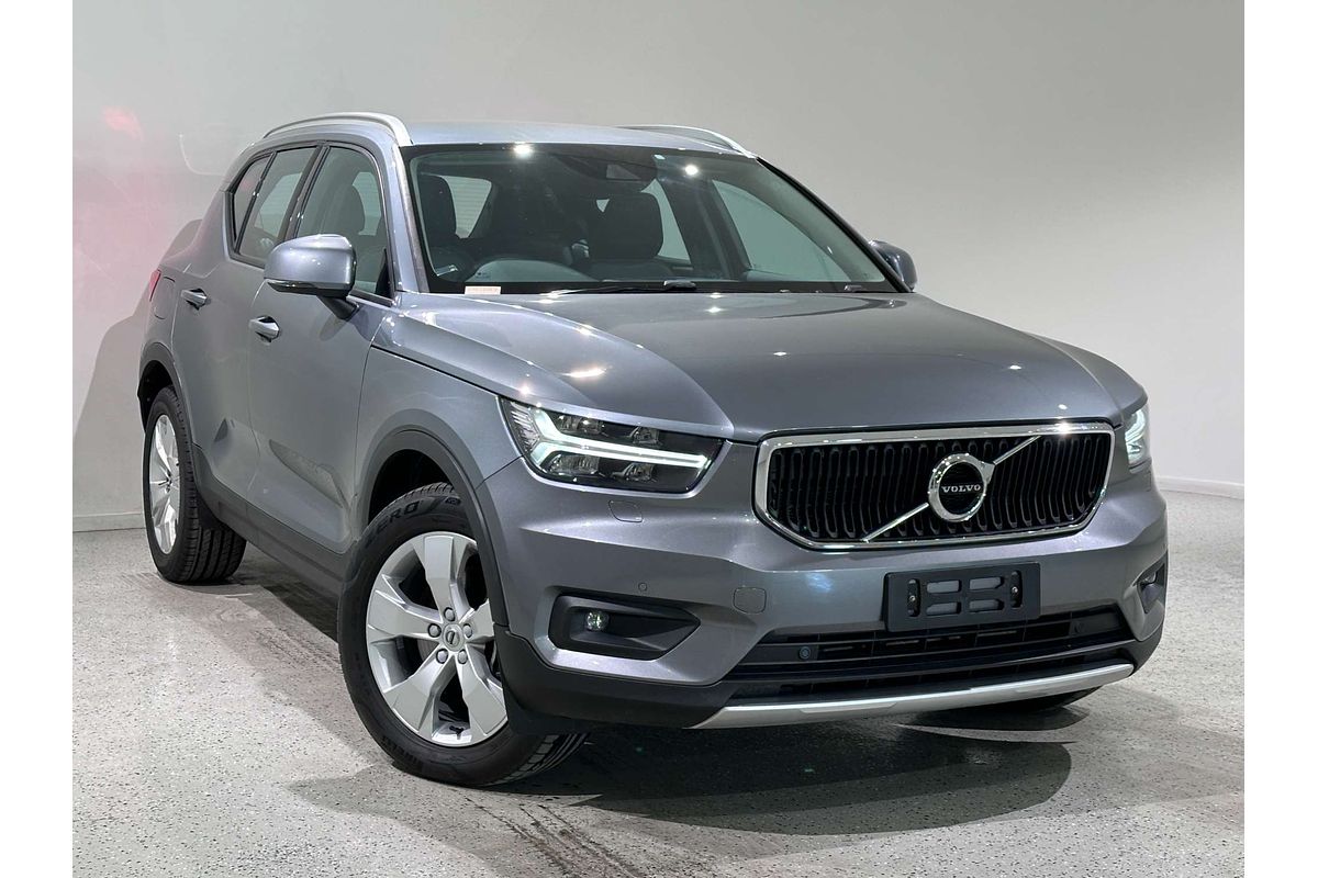 2018 Volvo XC40 D4 Momentum