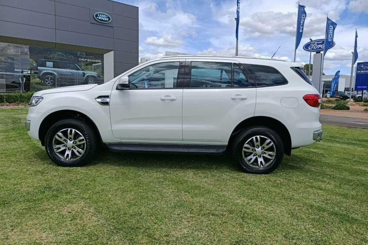 2016 Ford EVEREST Trend UA