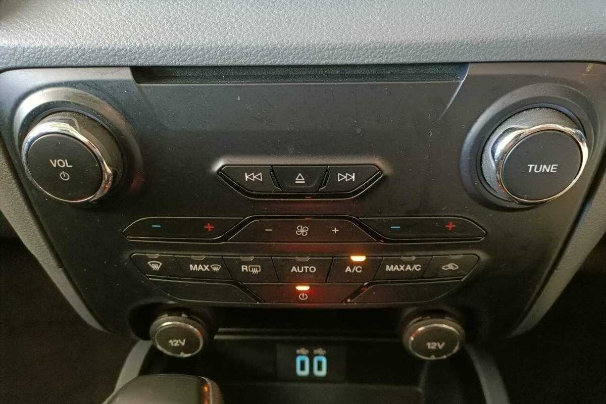 2016 Ford EVEREST Trend UA
