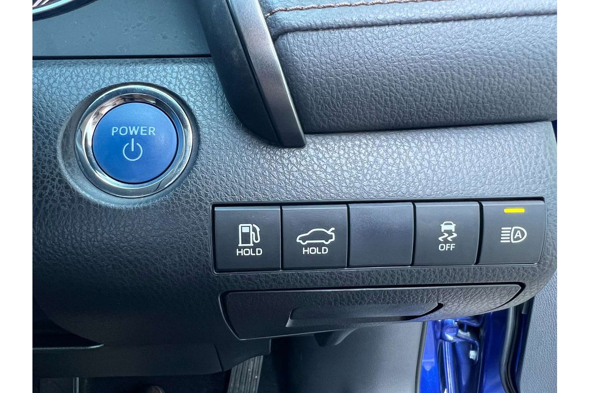 2020 Toyota Camry Ascent AXVH71R
