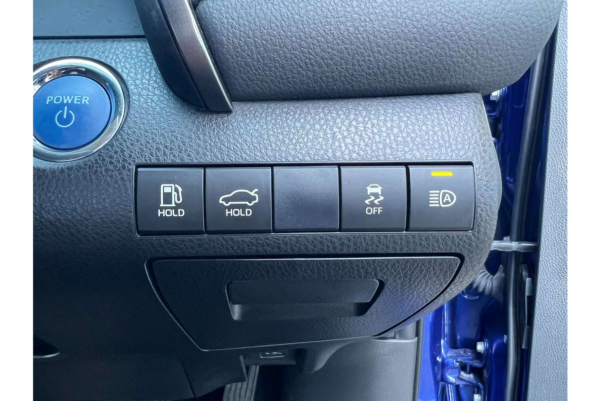 2020 Toyota Camry Ascent AXVH71R