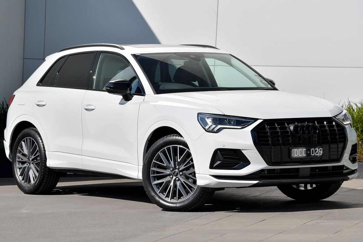 2024 Audi Q3 35 TFSI Dynamic Black F3