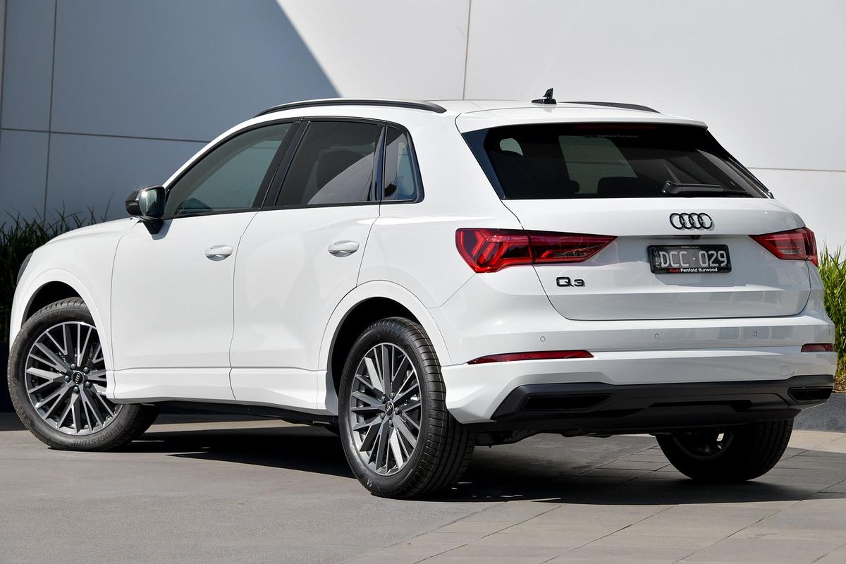 2024 Audi Q3 35 TFSI Dynamic Black F3