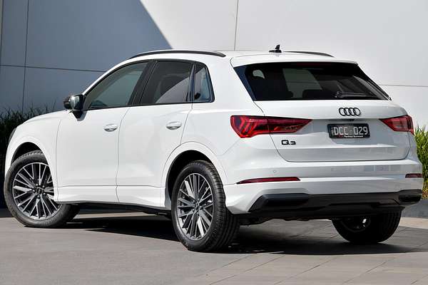 2024 Audi Q3 35 TFSI Dynamic Black F3