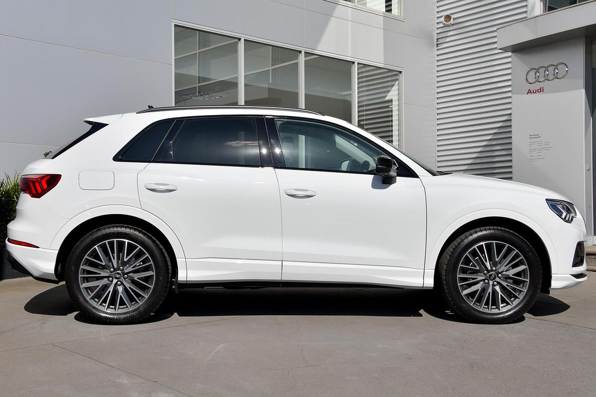 2024 Audi Q3 35 TFSI Dynamic Black F3