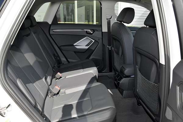 2024 Audi Q3 35 TFSI Dynamic Black F3