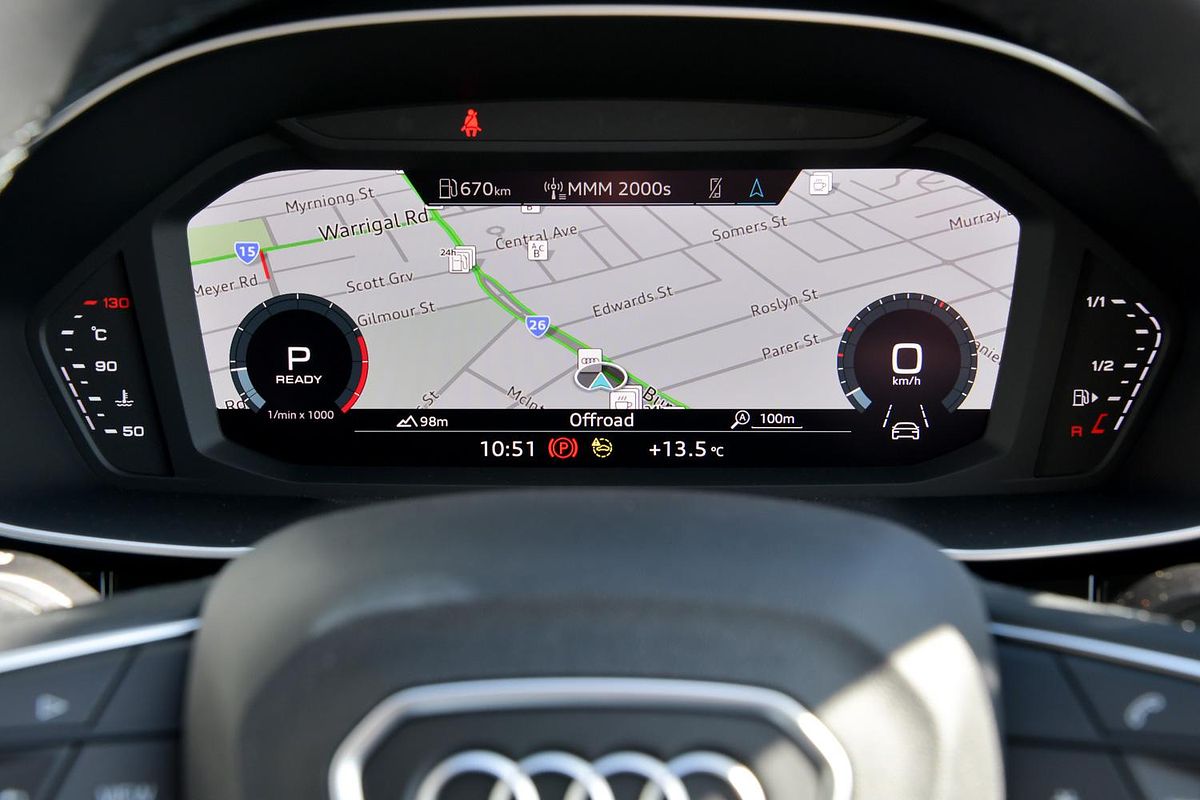 2024 Audi Q3 35 TFSI Dynamic Black F3