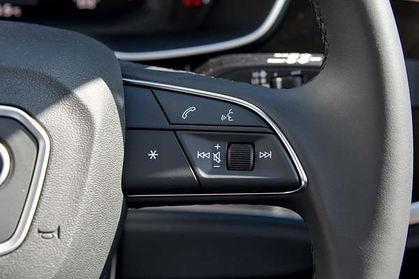 2024 Audi Q3 35 TFSI Dynamic Black F3