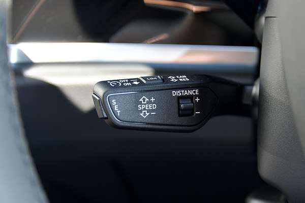 2024 Audi Q3 35 TFSI Dynamic Black F3
