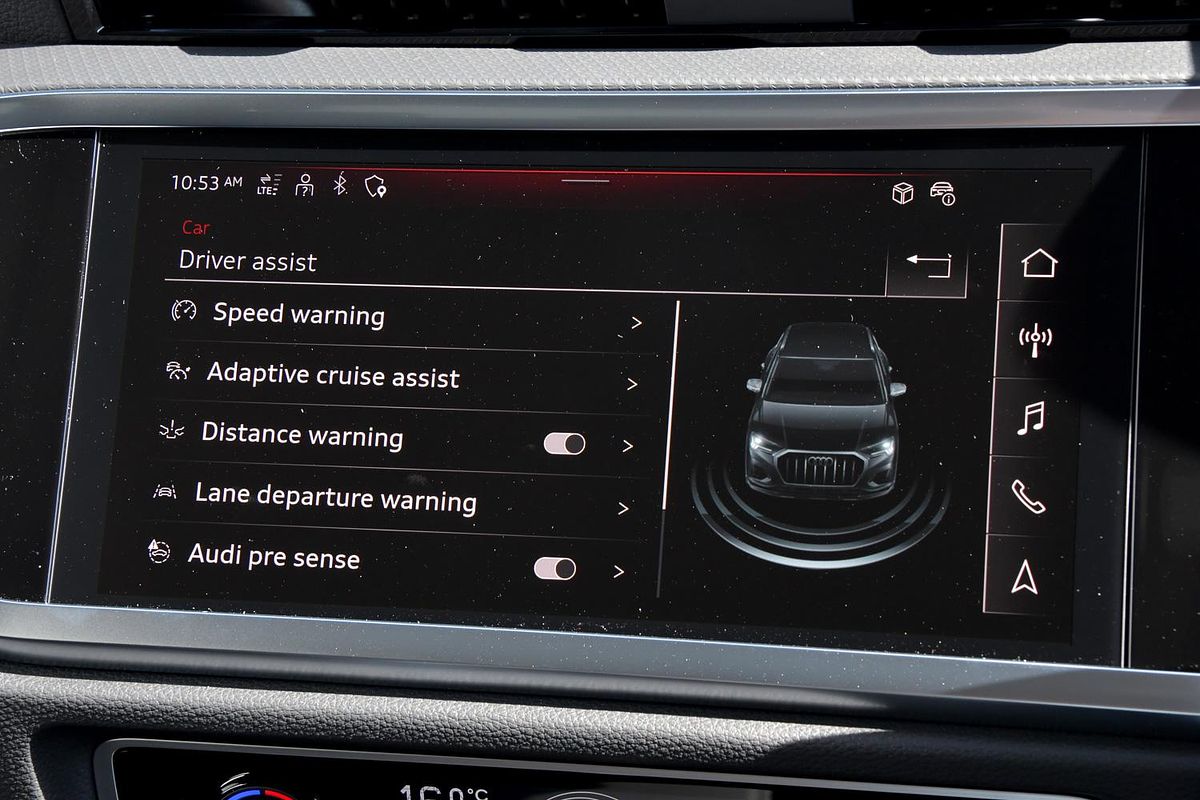 2024 Audi Q3 35 TFSI Dynamic Black F3