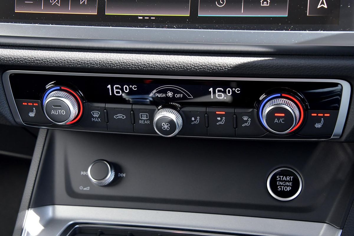 2024 Audi Q3 35 TFSI Dynamic Black F3