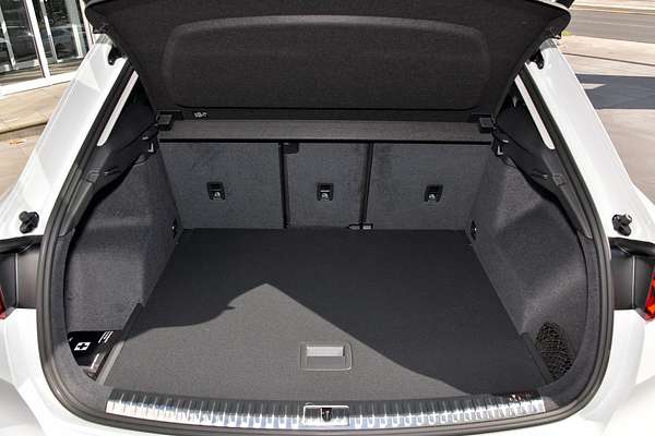2024 Audi Q3 35 TFSI Dynamic Black F3