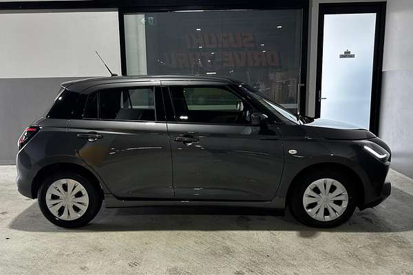 2024 Suzuki Swift Hybrid UZ