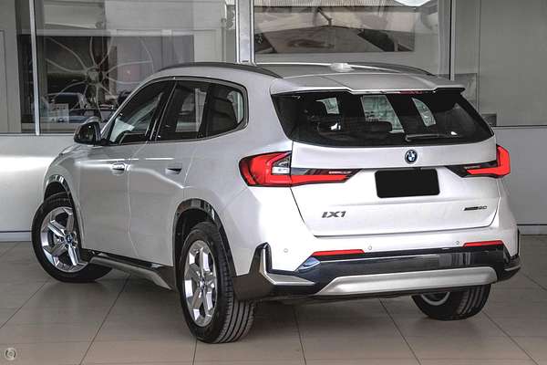 2024 BMW iX1 eDrive20 xLine U11