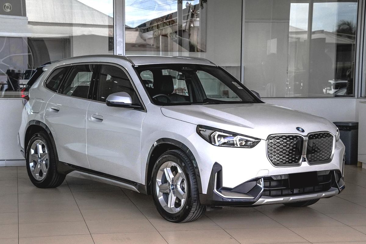 2024 BMW iX1 eDrive20 xLine U11