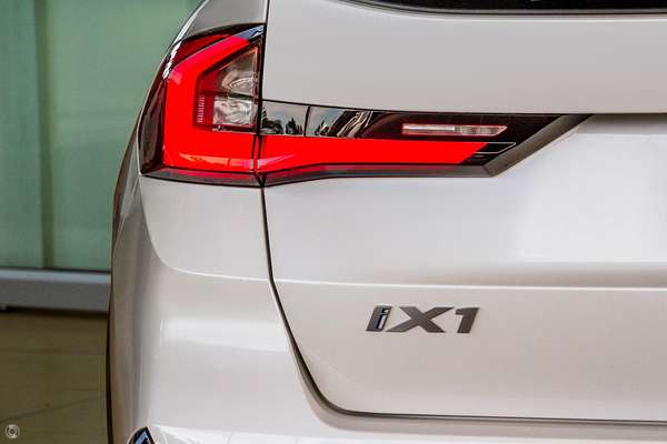 2024 BMW iX1 eDrive20 xLine U11
