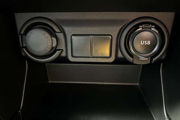 2024 Suzuki Swift Hybrid UZ