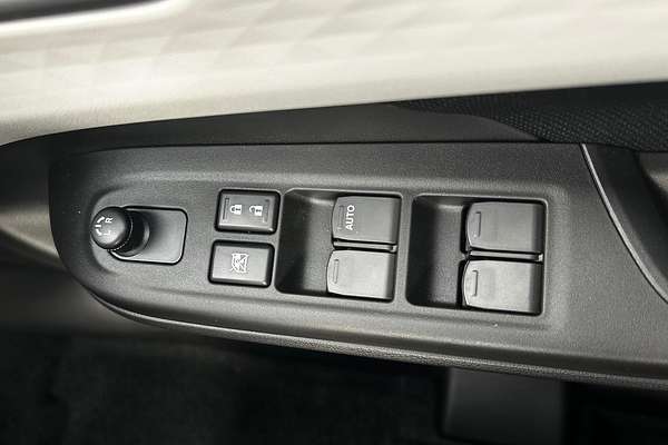 2024 Suzuki Swift Hybrid UZ