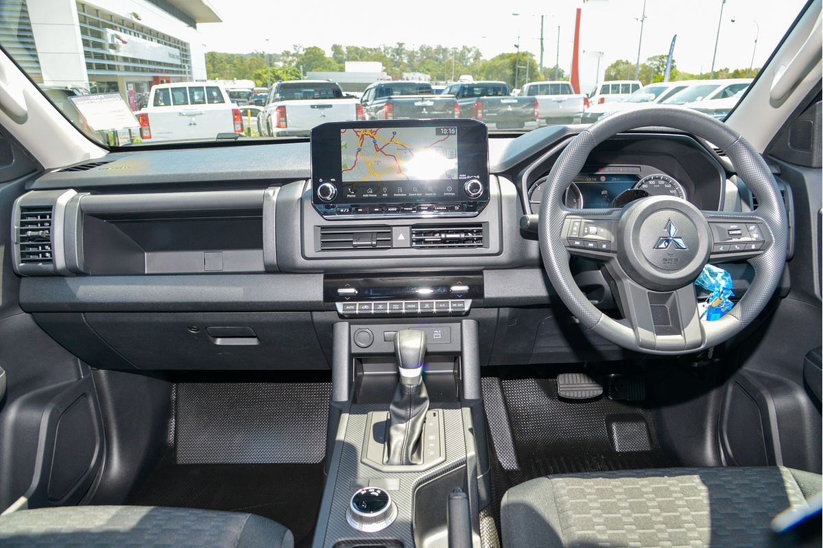2024 Mitsubishi Triton GLX MV 4X4