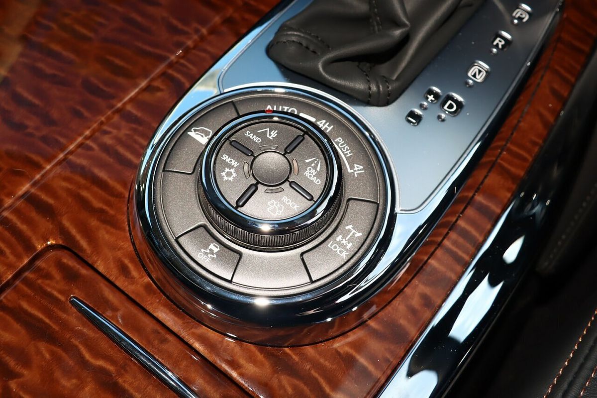 2024 Nissan Patrol Ti-L Y62