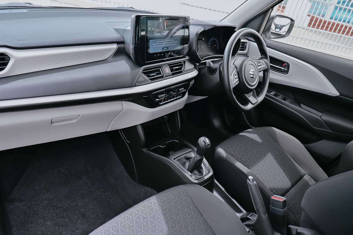 2024 Suzuki Swift Hybrid UZ