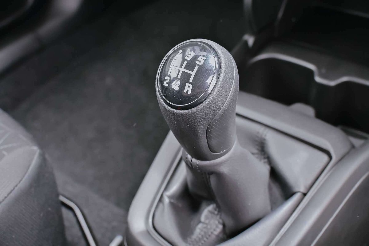 2024 Suzuki Swift Hybrid UZ