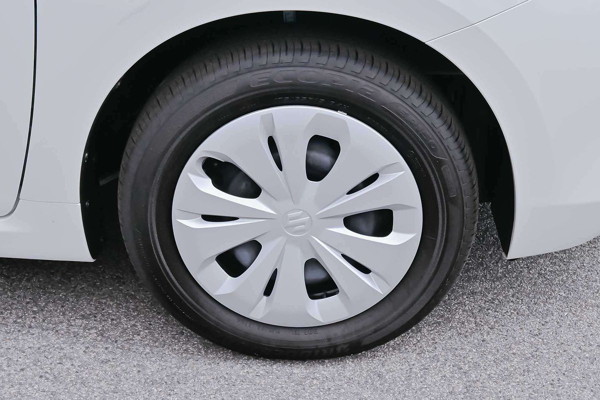 2024 Suzuki Swift Hybrid UZ