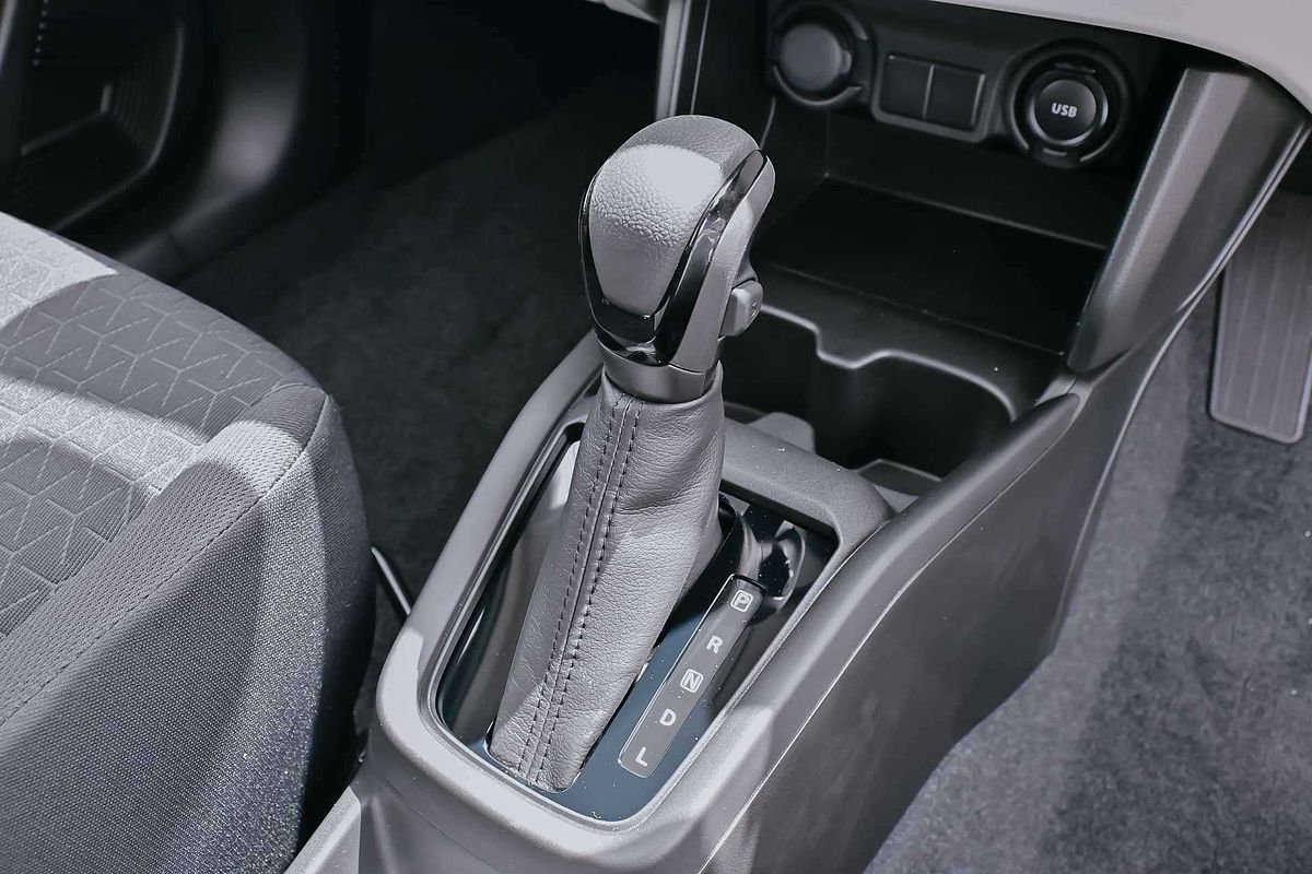 2024 Suzuki Swift Hybrid UZ