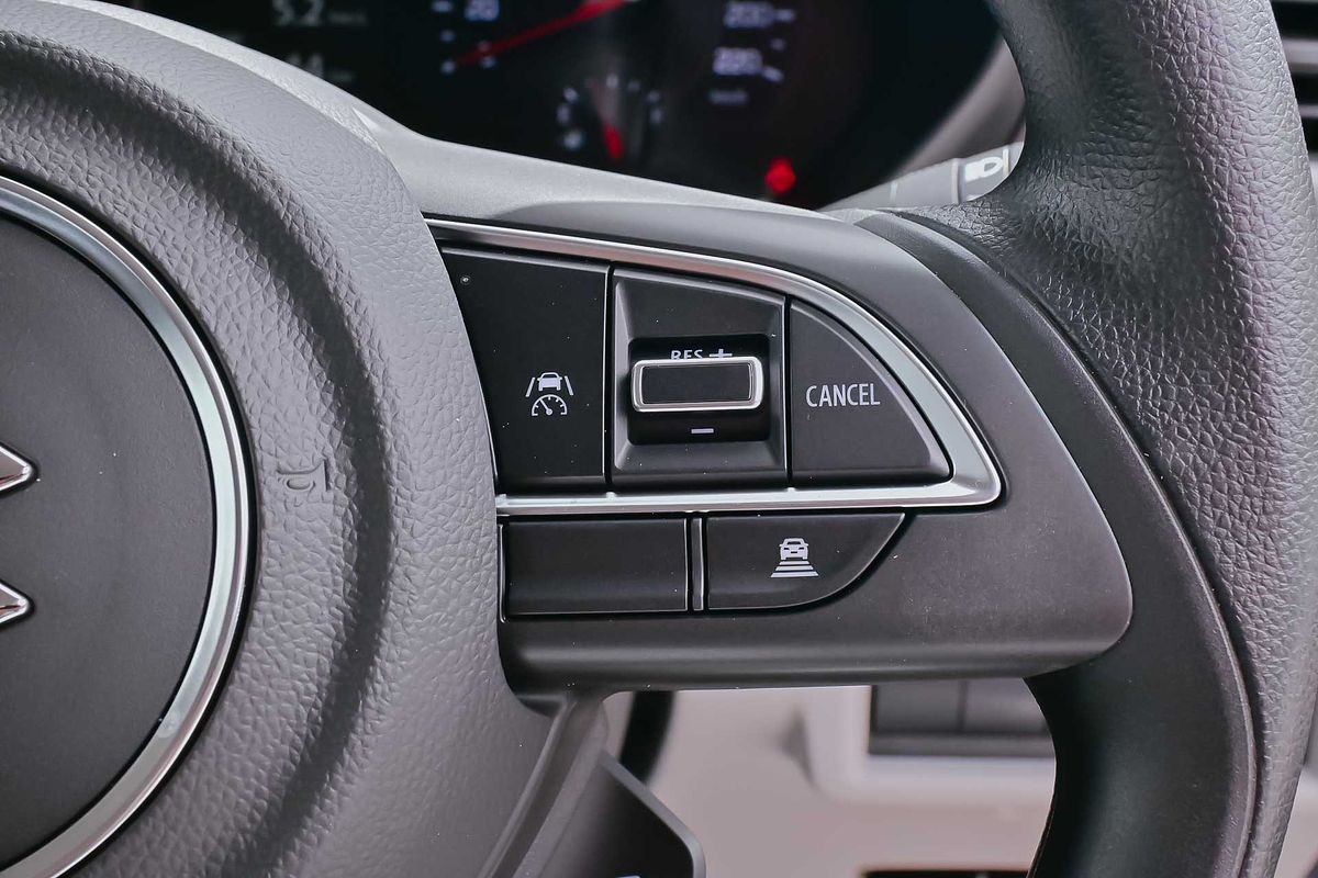 2024 Suzuki Swift Hybrid UZ