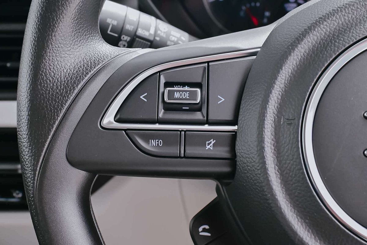 2024 Suzuki Swift Hybrid UZ