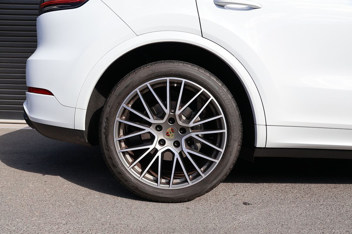 2022 Porsche Cayenne S Platinum Edition 9YA