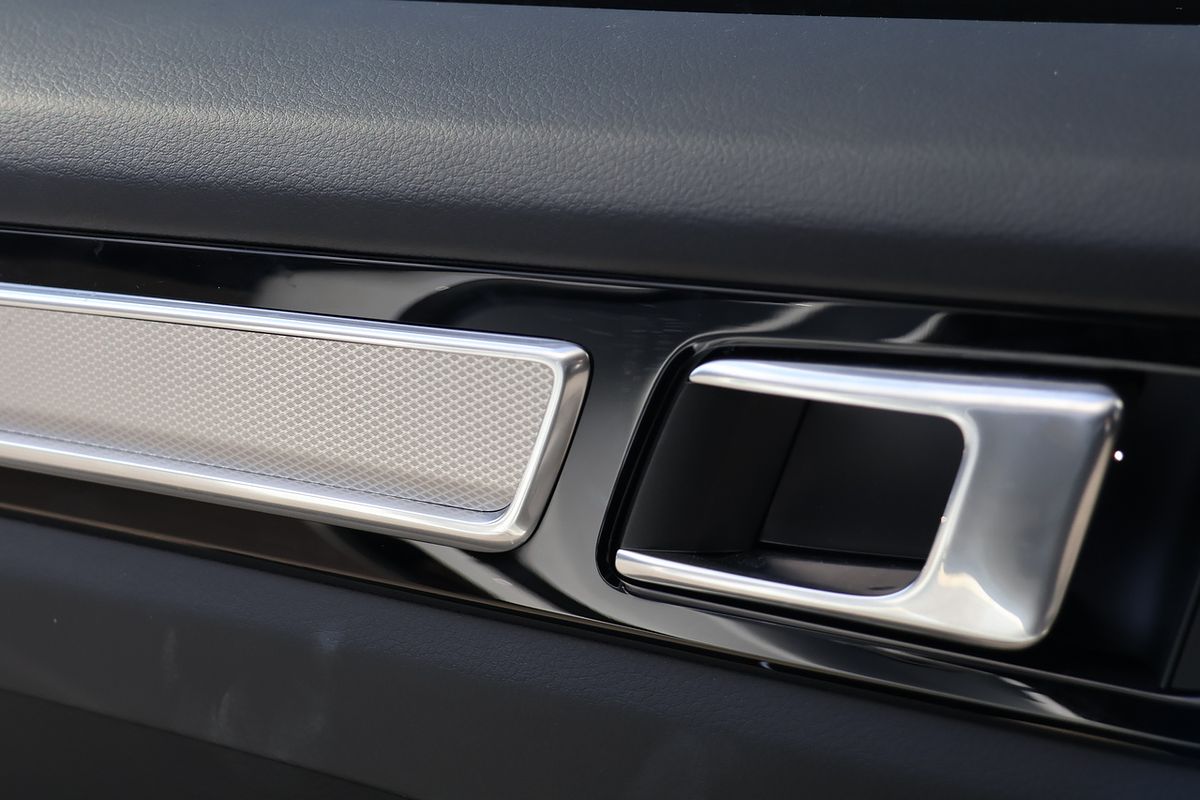 2022 Porsche Cayenne S Platinum Edition 9YA