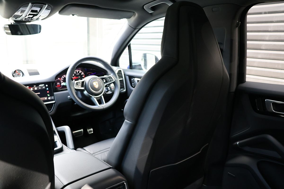 2022 Porsche Cayenne S Platinum Edition 9YA