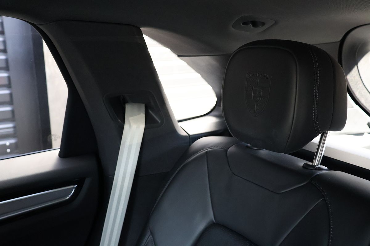 2022 Porsche Cayenne S Platinum Edition 9YA