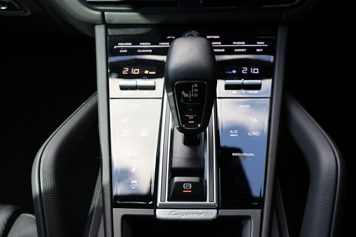2022 Porsche Cayenne S Platinum Edition 9YA