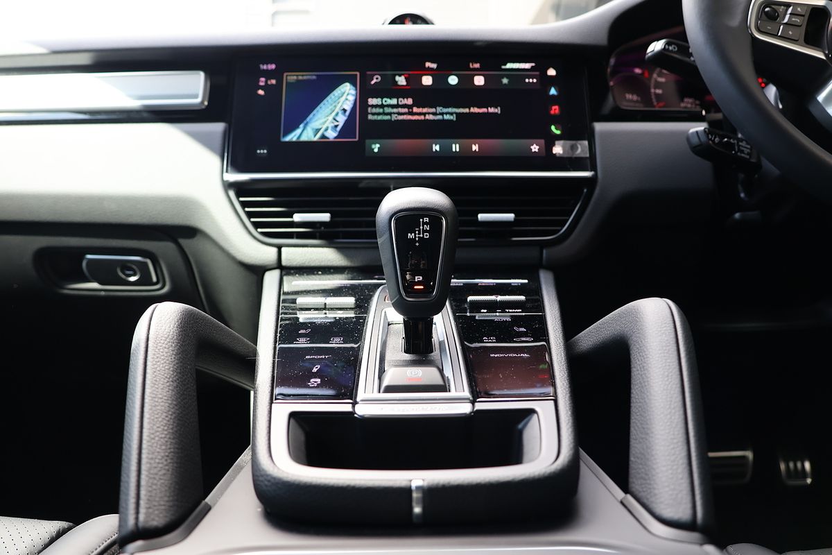 2022 Porsche Cayenne S Platinum Edition 9YA