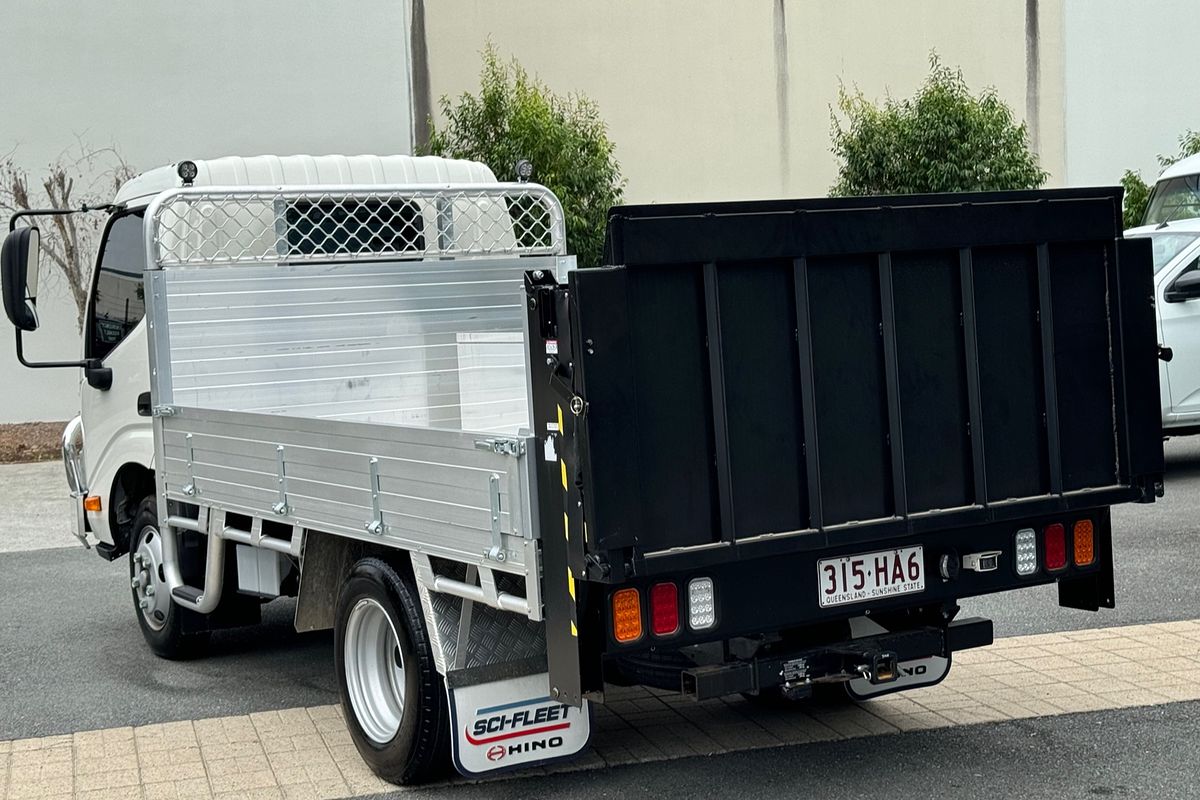 2023 Hino 300 Series 616 Alloy Tray 4x2 SWB