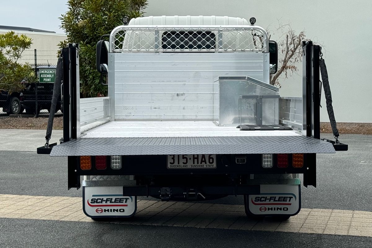 2023 Hino 300 Series 616 Alloy Tray 4x2 SWB