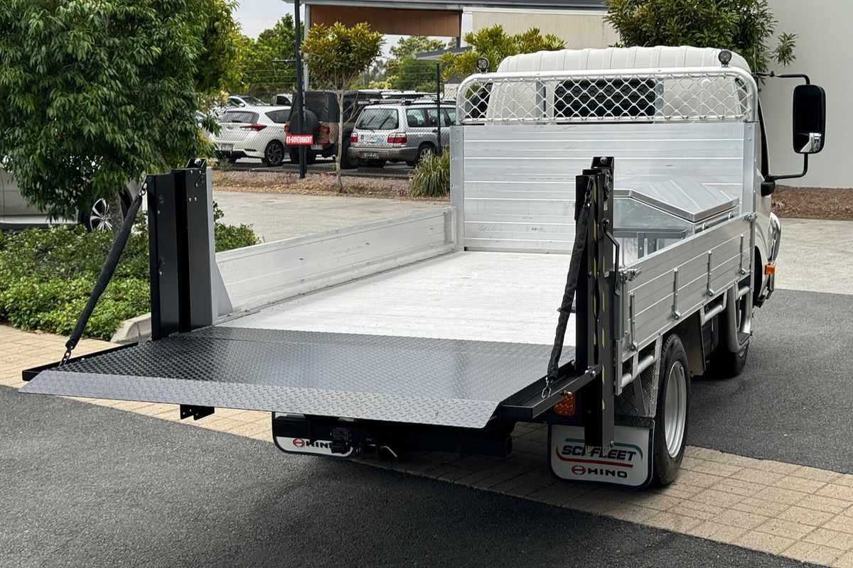 2023 Hino 300 Series 616 Alloy Tray 4x2 SWB