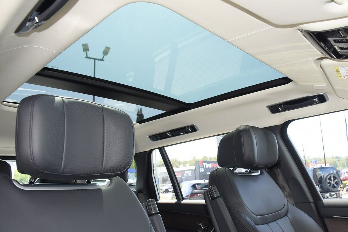2024 Land Rover Range Rover P530 Autobiography L460 LWB