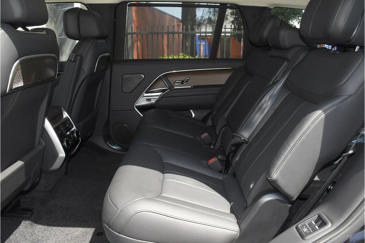 2024 Land Rover Range Rover P530 Autobiography L460 LWB