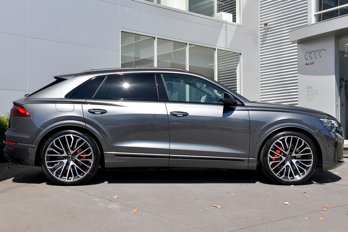 2024 Audi SQ8 TFSI F1