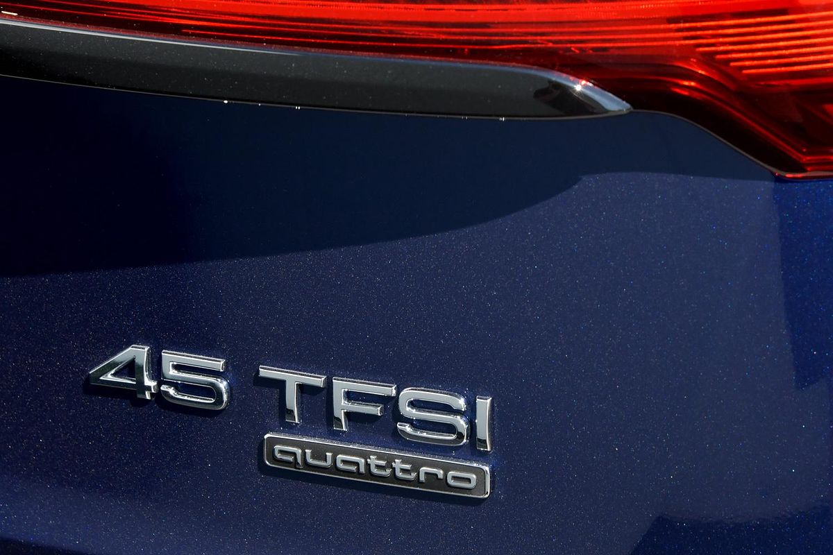 2024 Audi Q5 45 TFSI Sport FY