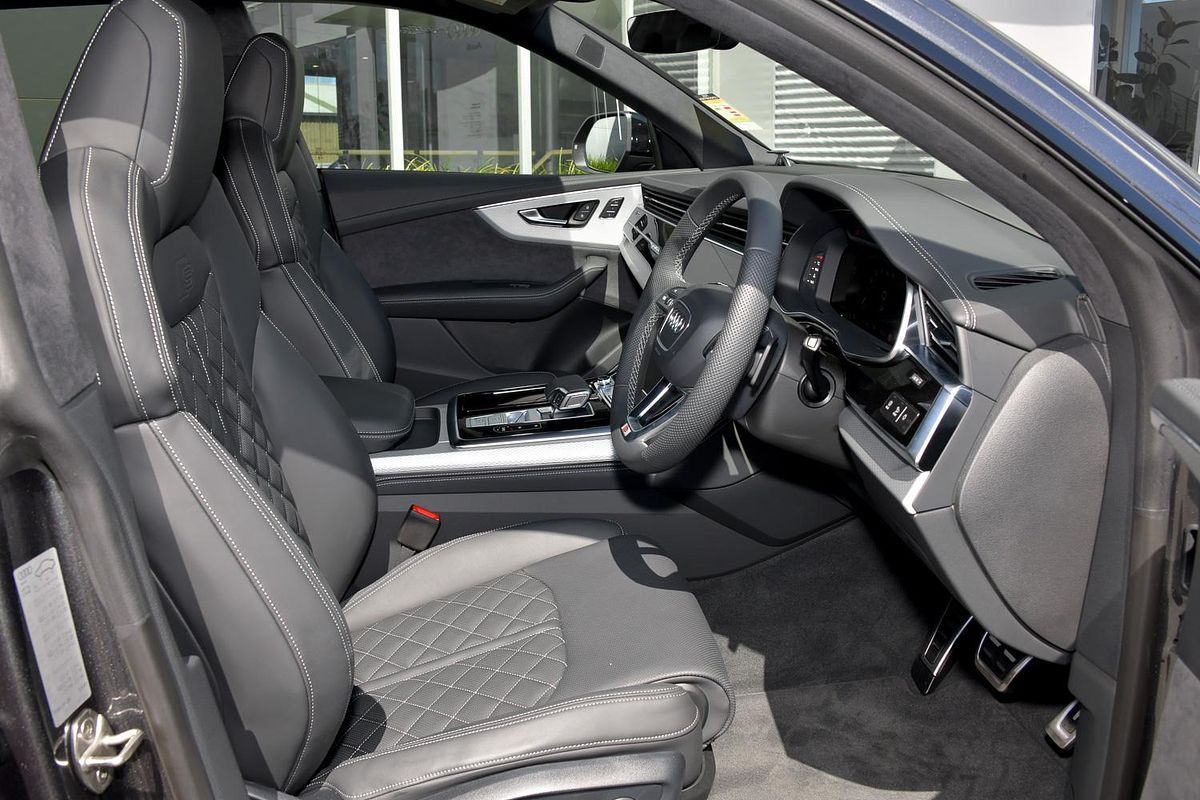 2024 Audi SQ8 TFSI F1